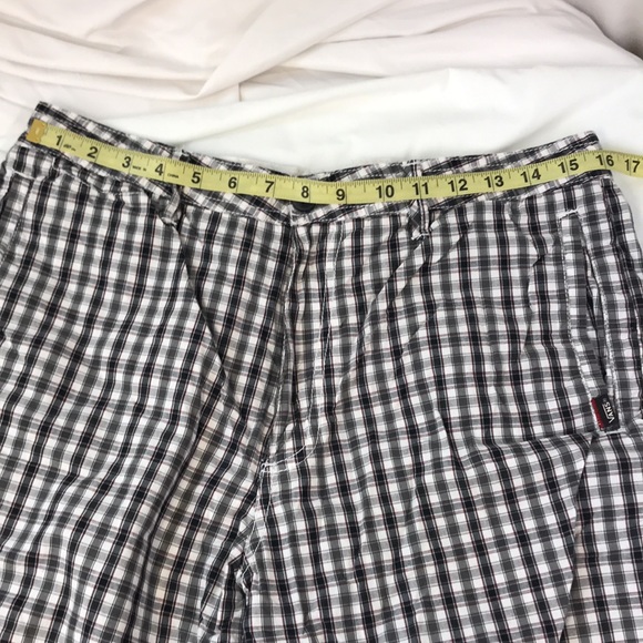 Vans Off The Wall Plaid Shorts Size 32 - Picture 4 of 9